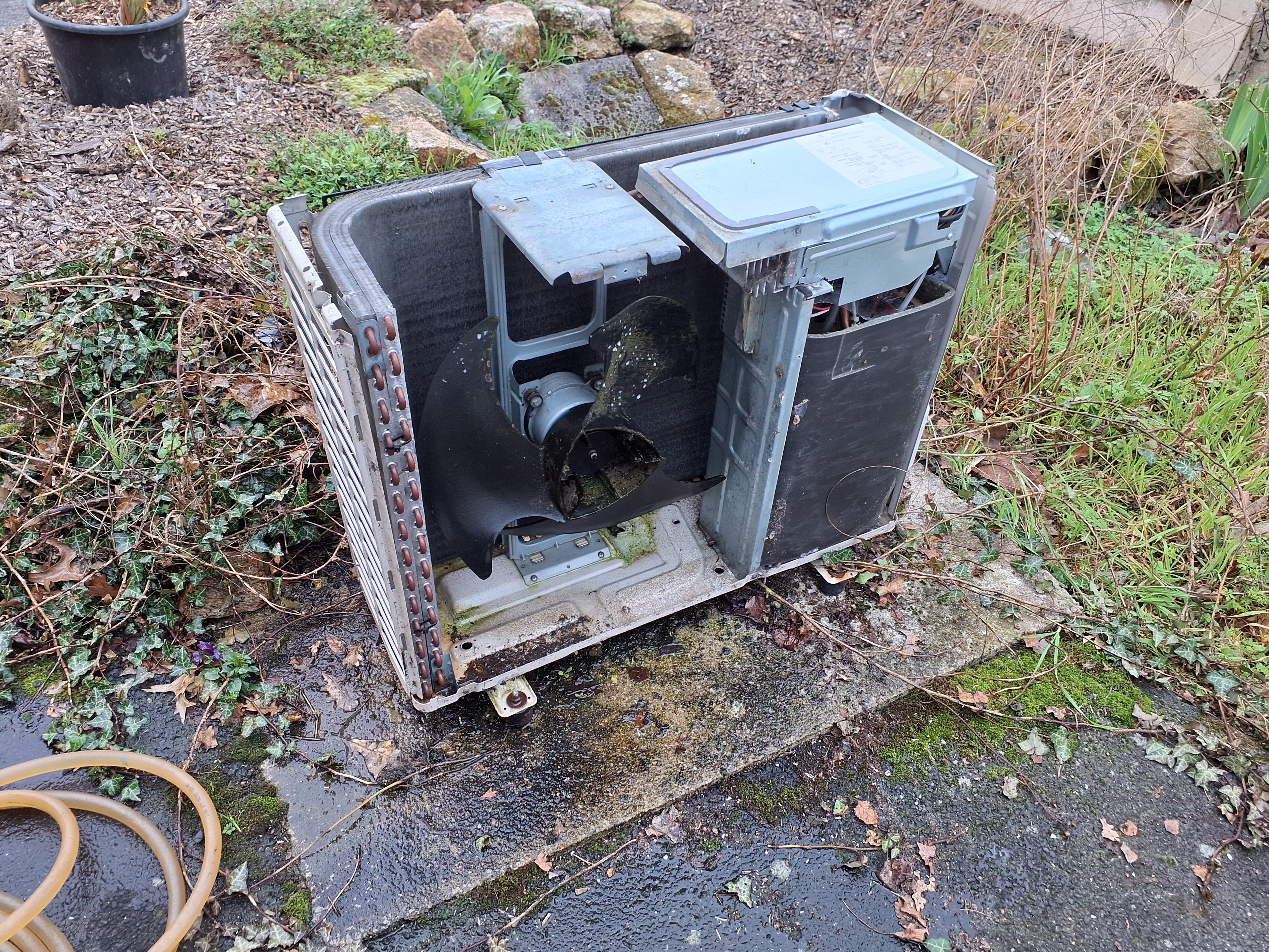Nettoyage caisson unité extérieure